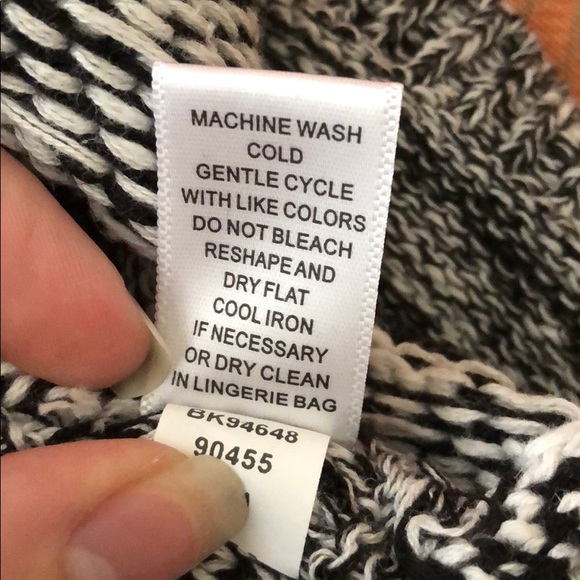 Cable & Gauge. Black + white knit sweater. Size M - Picture 7 of 7